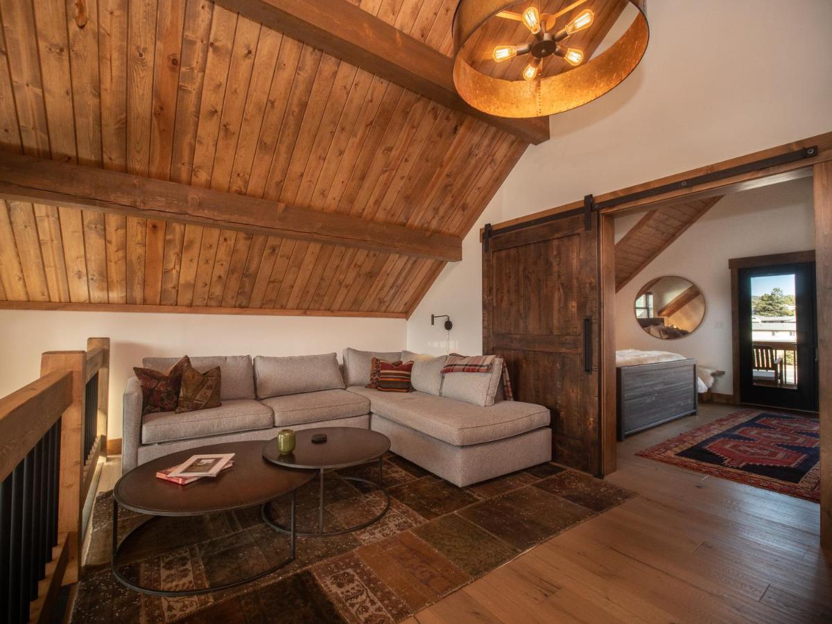 Chic Retreat Indoor Outdoor Fireplace, Private Jacuzzi, Great Location! 埃斯蒂斯帕克 外观 照片