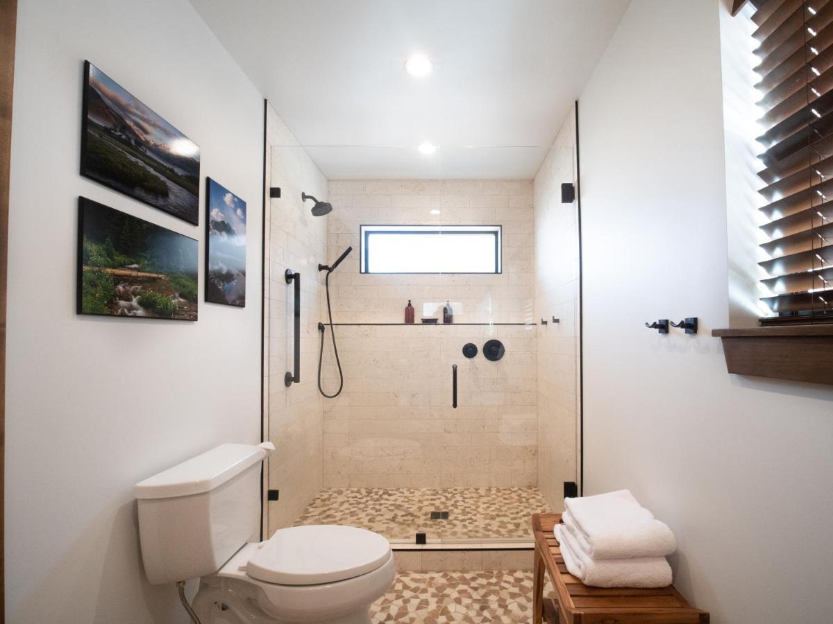 Chic Retreat Indoor Outdoor Fireplace, Private Jacuzzi, Great Location! 埃斯蒂斯帕克 外观 照片