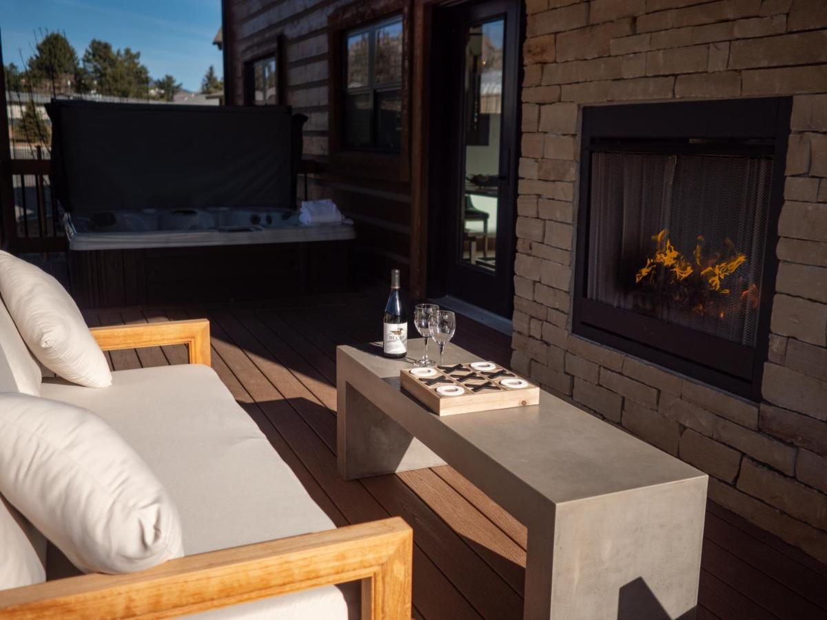 Chic Retreat Indoor Outdoor Fireplace, Private Jacuzzi, Great Location! 埃斯蒂斯帕克 外观 照片