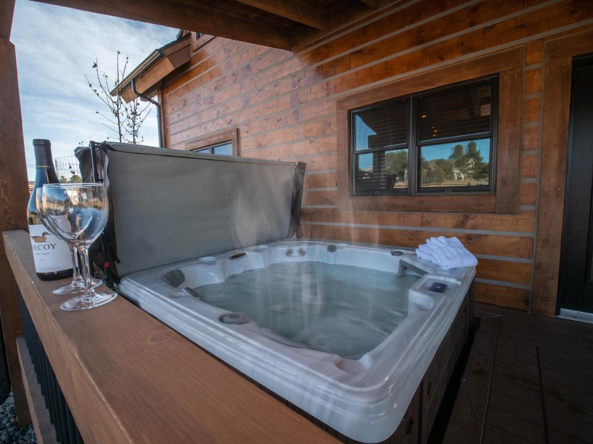Chic Retreat Indoor Outdoor Fireplace, Private Jacuzzi, Great Location! 埃斯蒂斯帕克 外观 照片