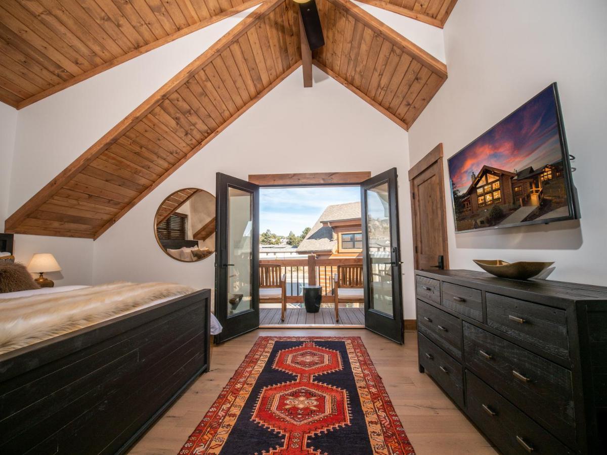 Chic Retreat Indoor Outdoor Fireplace, Private Jacuzzi, Great Location! 埃斯蒂斯帕克 外观 照片